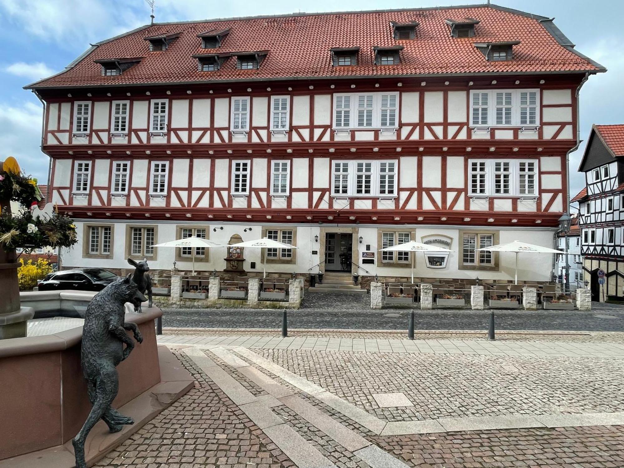 Altes Rathaus Hotel-Restaurant-Cafe Wolfhagen Bagian luar foto
