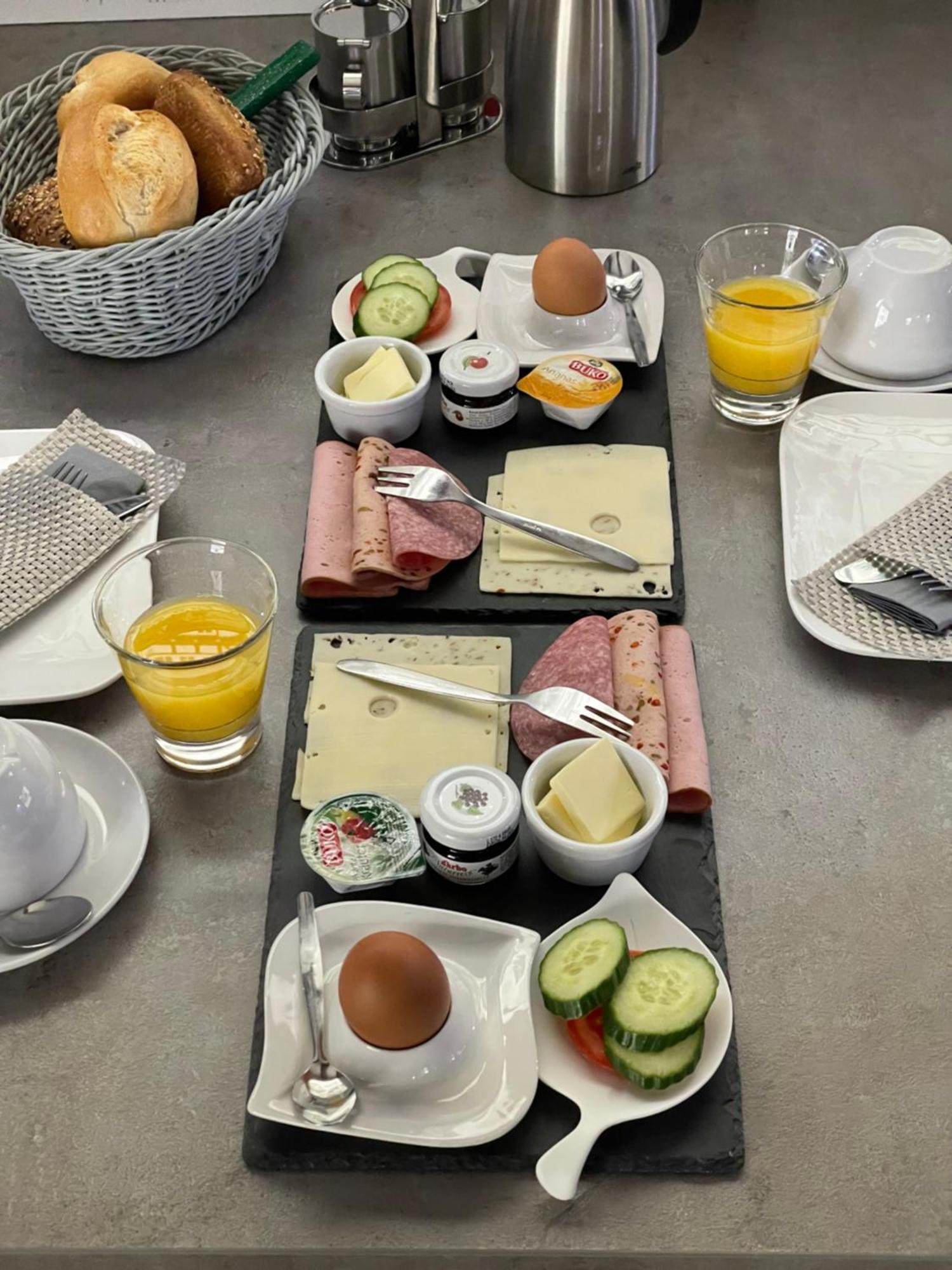 Altes Rathaus Hotel-Restaurant-Cafe Wolfhagen Bagian luar foto