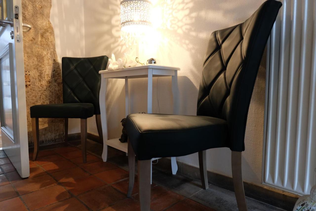 Altes Rathaus Hotel-Restaurant-Cafe Wolfhagen Bagian luar foto