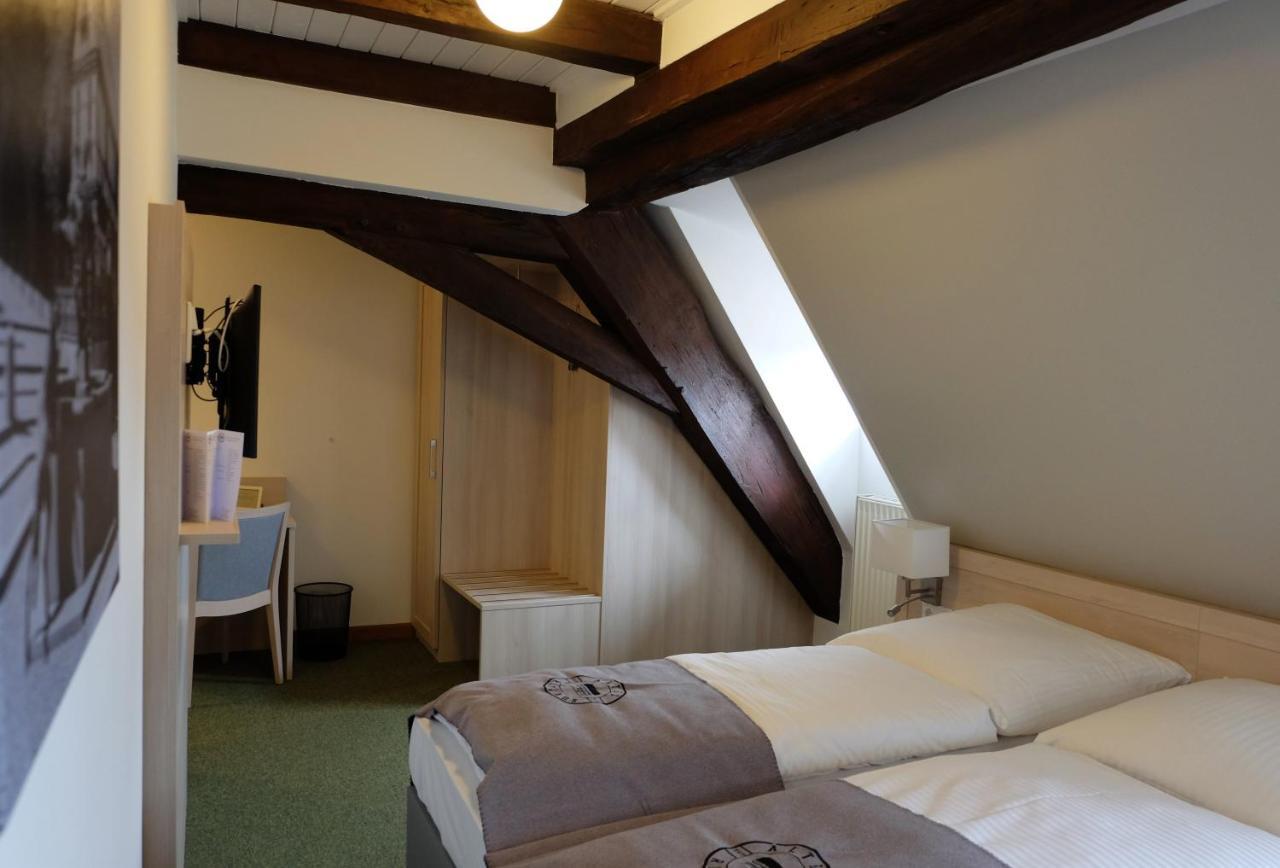 Altes Rathaus Hotel-Restaurant-Cafe Wolfhagen Bagian luar foto